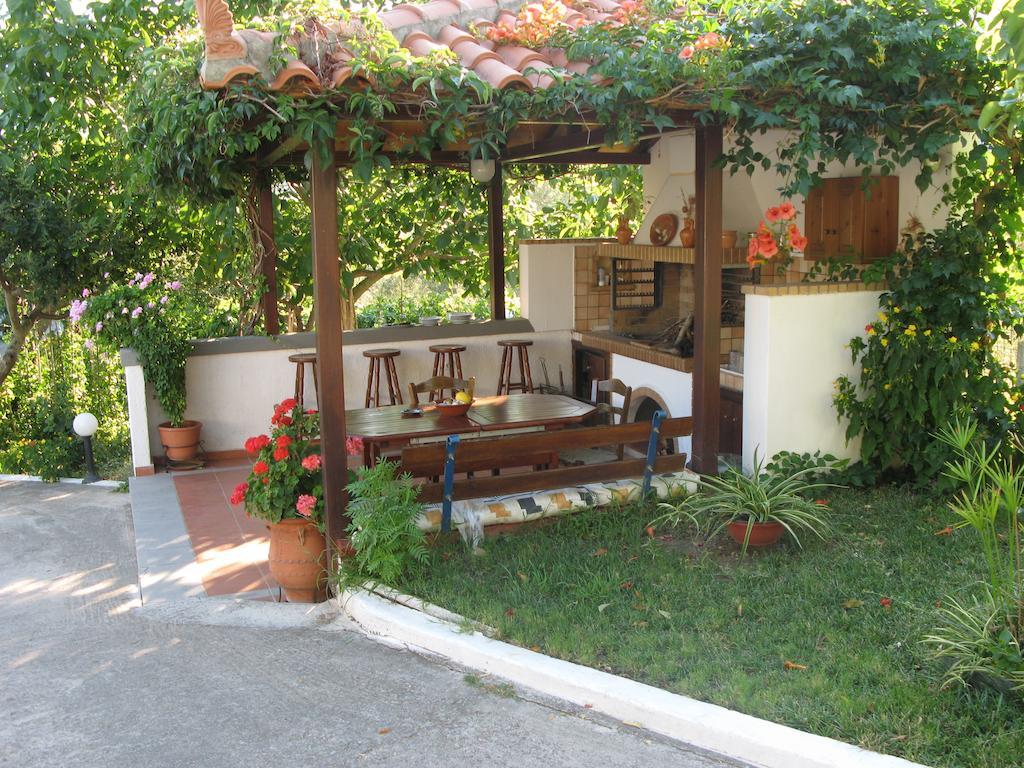 Apartamento Alexandra Sofia Stafylos Exterior foto